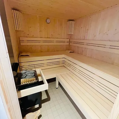 Eerste Reeg Fuer 2-4 Personen Mit Pool *