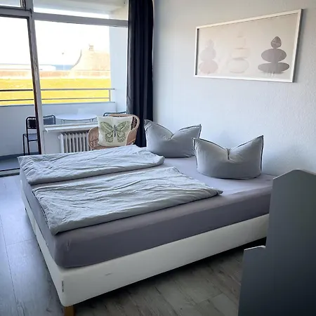 Eerste Reeg Fuer 2-4 Personen Mit Pool